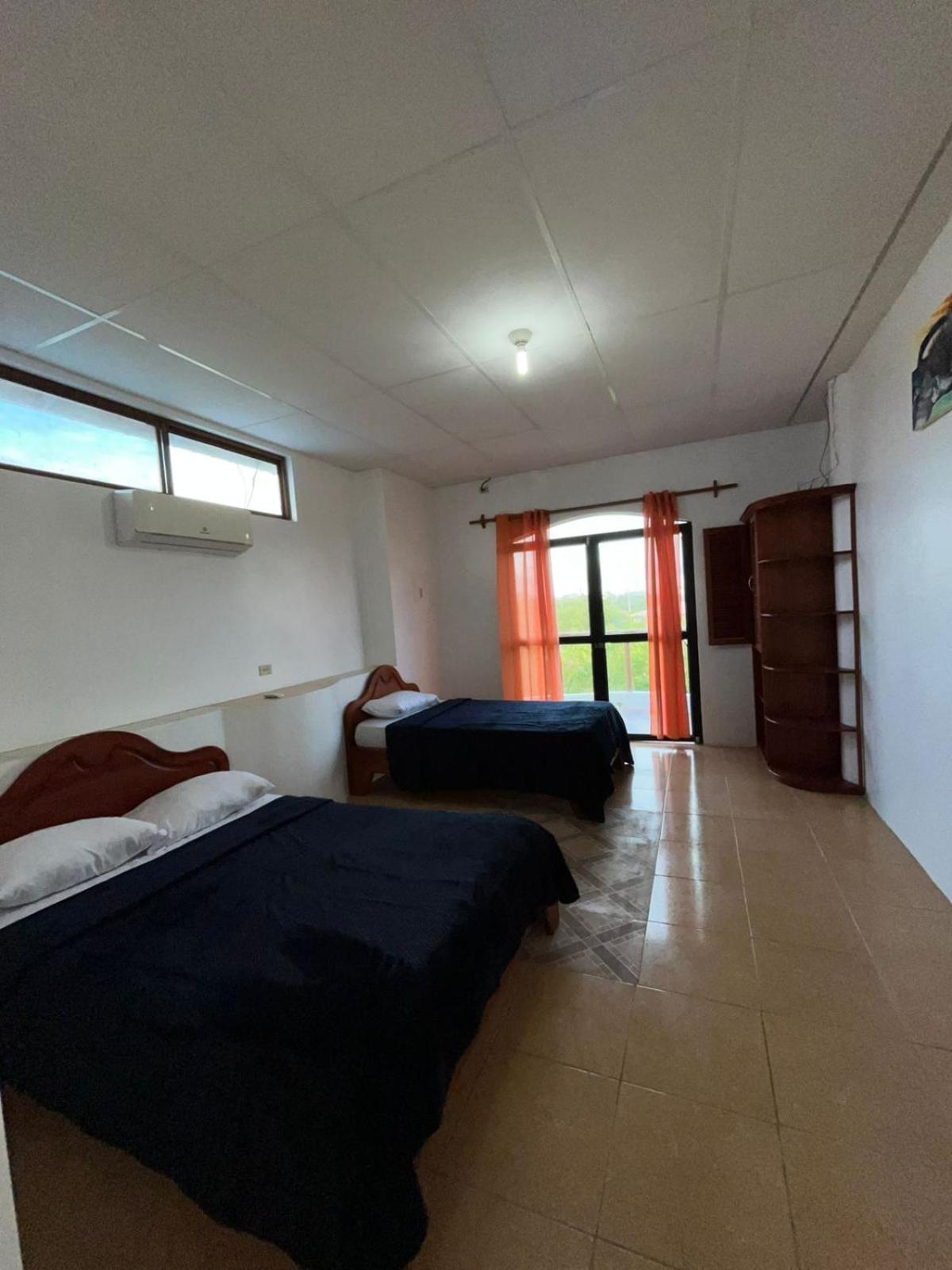 Hostal Neptuno - Poseidon Puerto Villamil Extérieur photo