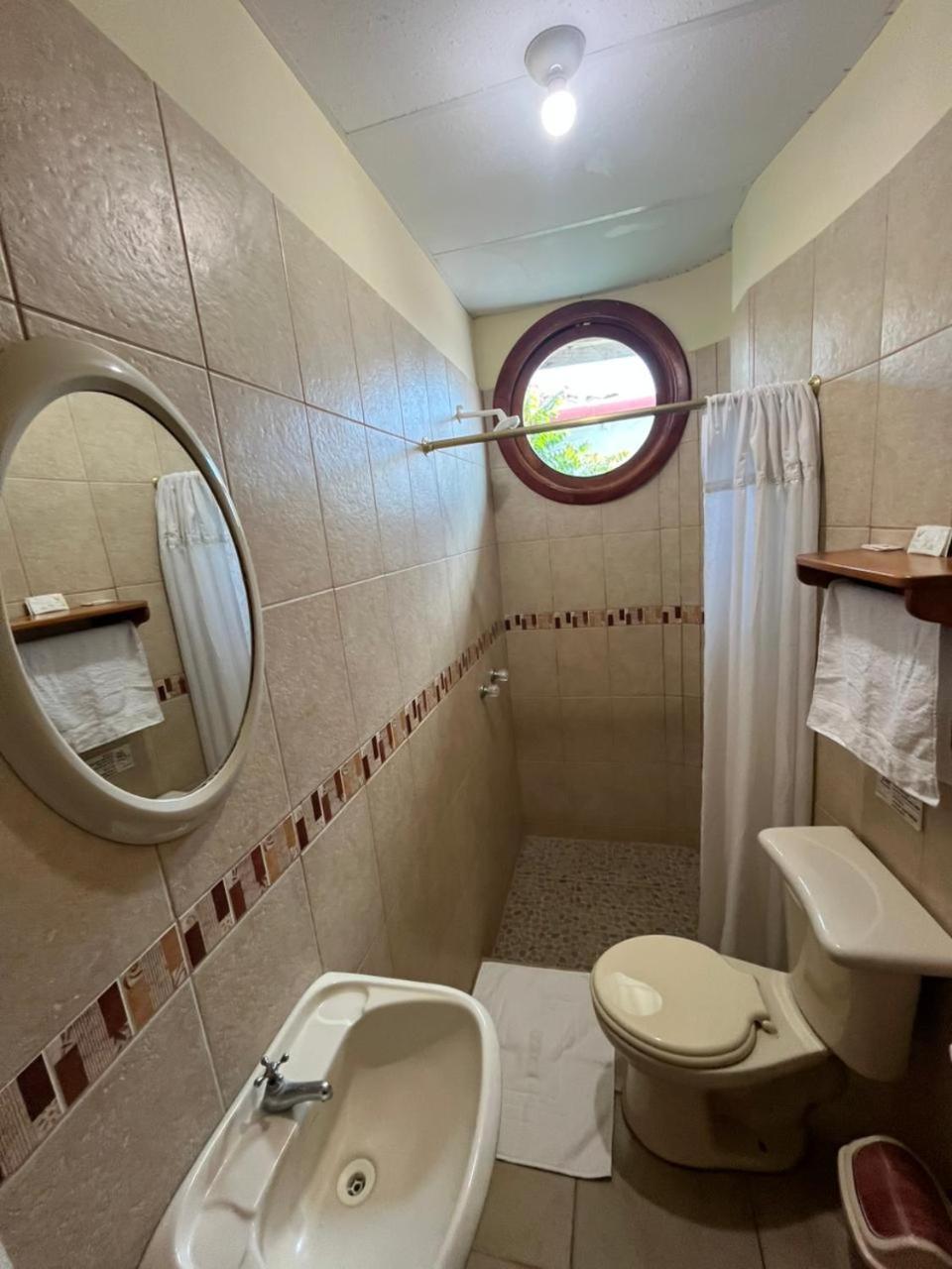 Hostal Neptuno - Poseidon Puerto Villamil Extérieur photo