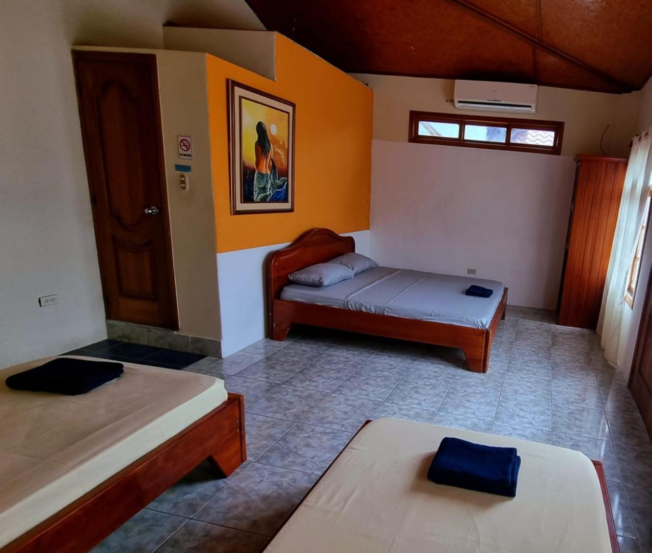 Hostal Neptuno - Poseidon Puerto Villamil Extérieur photo