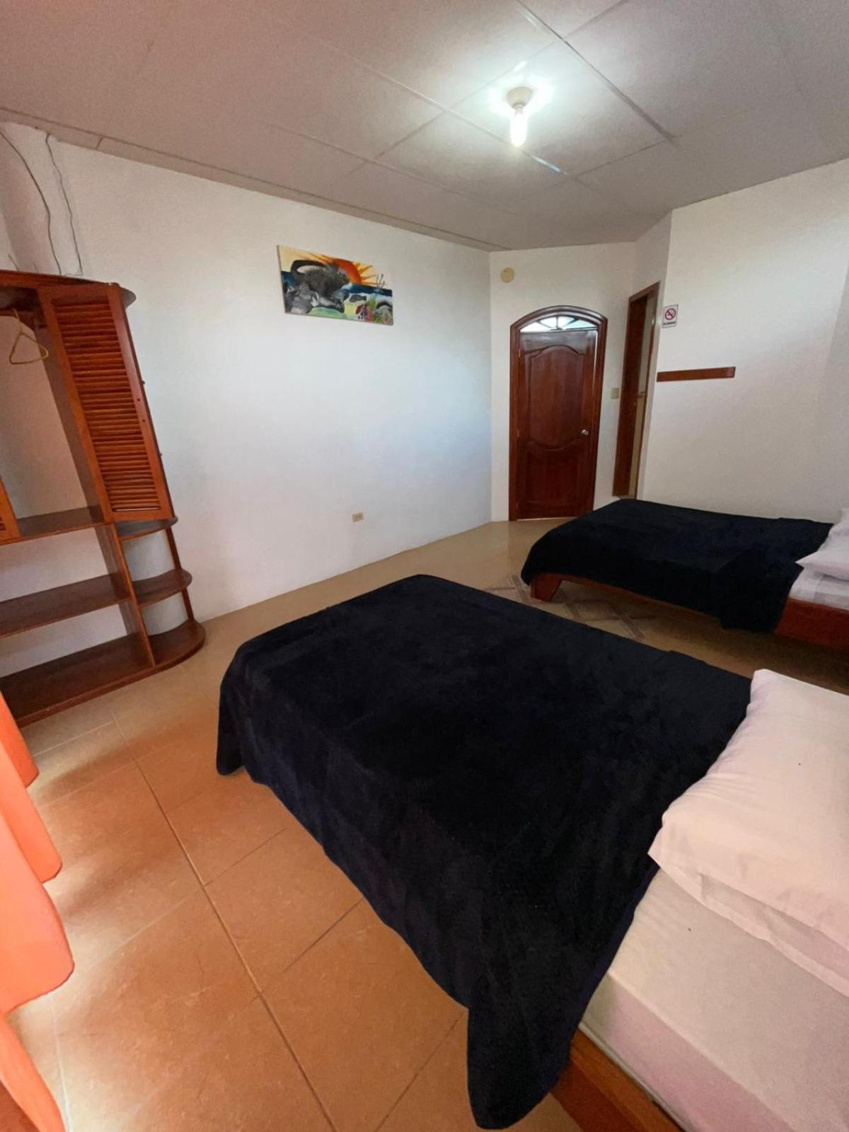 Hostal Neptuno - Poseidon Puerto Villamil Extérieur photo